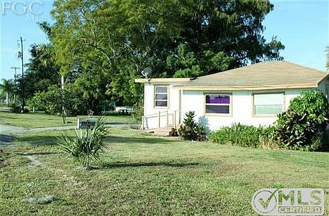 Facing East and the River to Lake Okeechobee..OR..the Gulf of Mexico