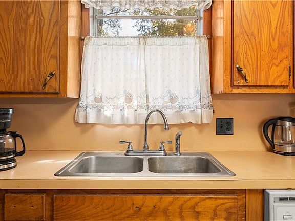 4th image of 3009 Villemarette St