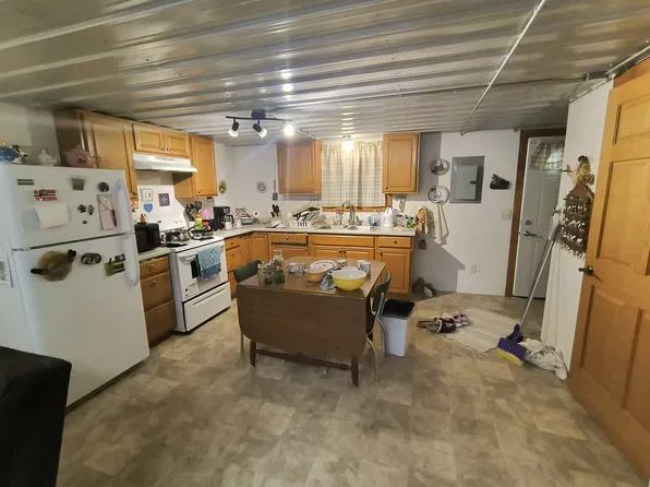 2518 172nd Ave #1, Decorah, IA 52101