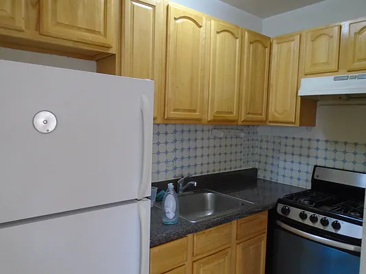Rented by 18 REALTY | media 8