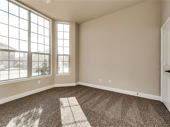 4th image of 16421 Dry Creek Blvd