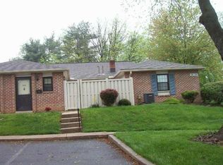 336 Valleybrook Dr, Lancaster, PA 17601