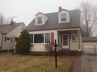 7130 Hipp St, Taylor, MI 48180