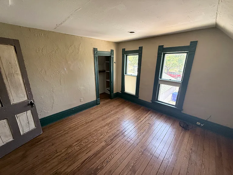 206 S Flood Ave #C — Photo 7