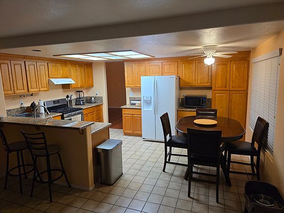 3rd image of 39578 Salinas Dr