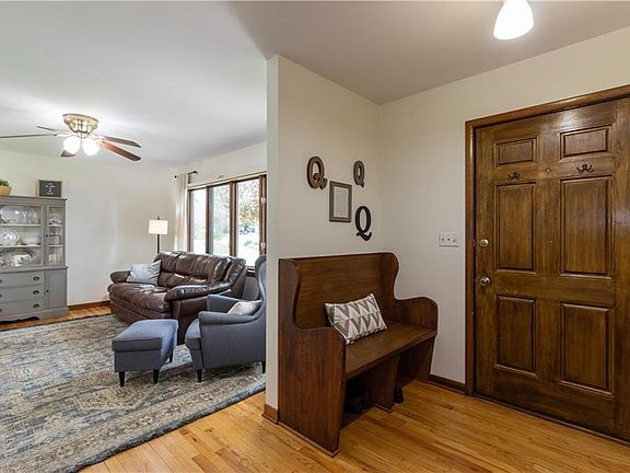 2nd image of 1904 Bel Air Dr