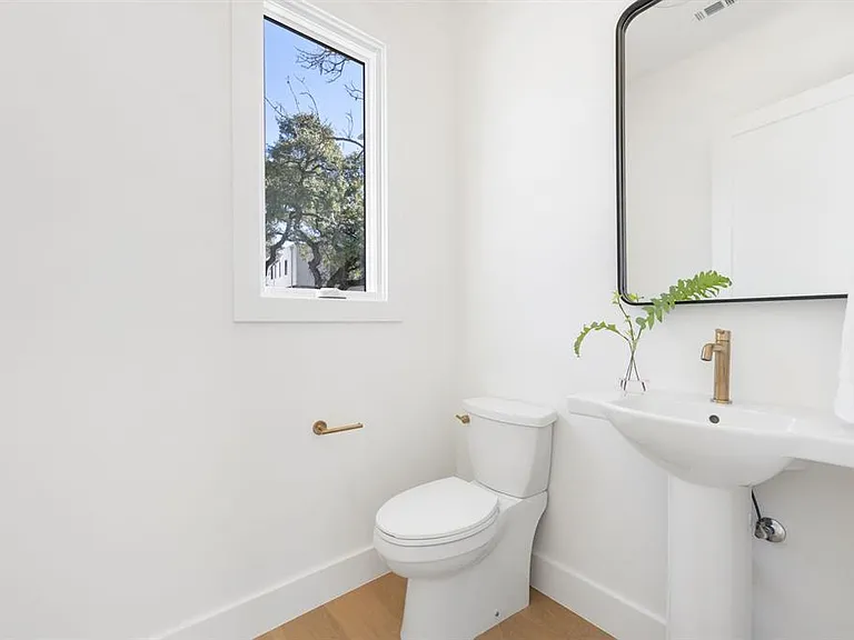 2406 Euclid Ave #2 — Photo 16
