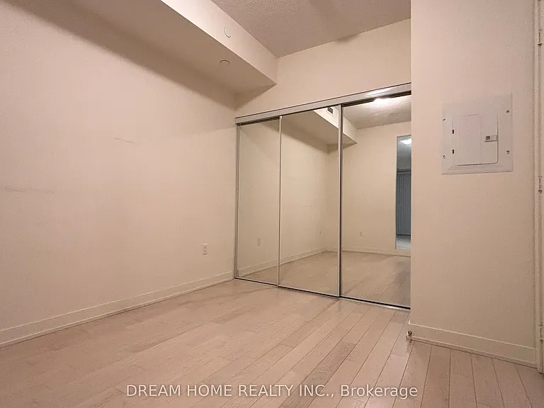 330 Richmond St W #816 — Photo 7
