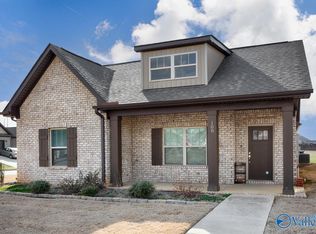 100 Sartain St, New Market, AL 35761