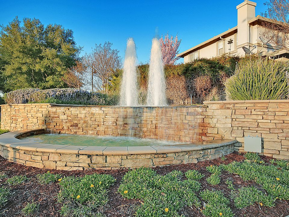 2nd image of 5370 E Chesterfield Cir