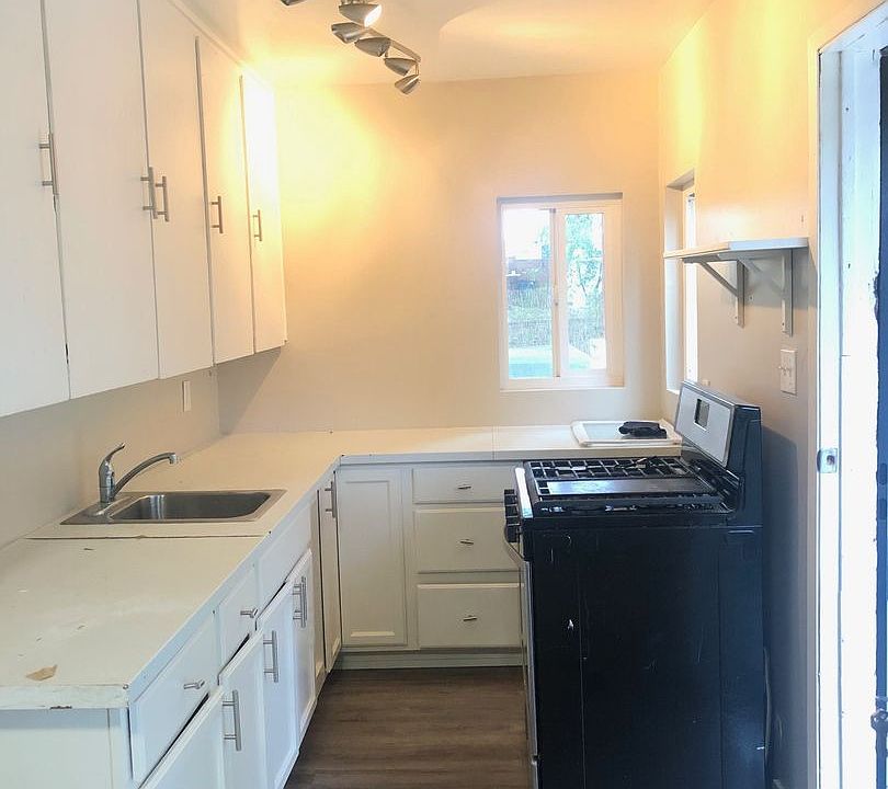 1st image of 3247 Martin Ave #3247