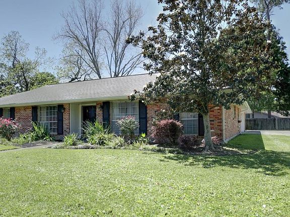 2nd image of 304 Broadmoor Blvd