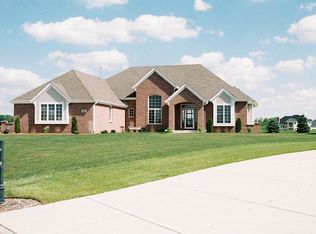 W291N6240 Talon Ct, Hartland, WI 53029