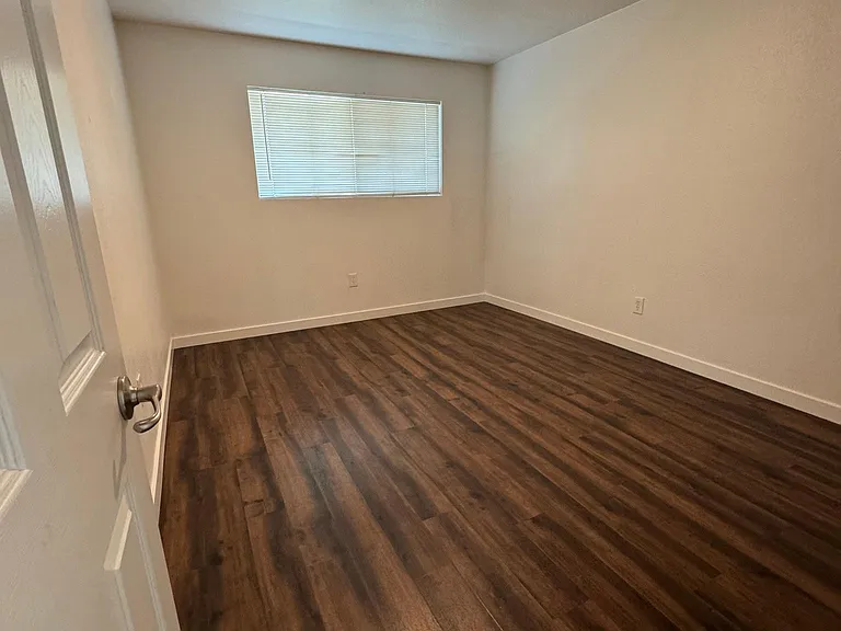 4693 Ardmore Ave #3 — Photo 6