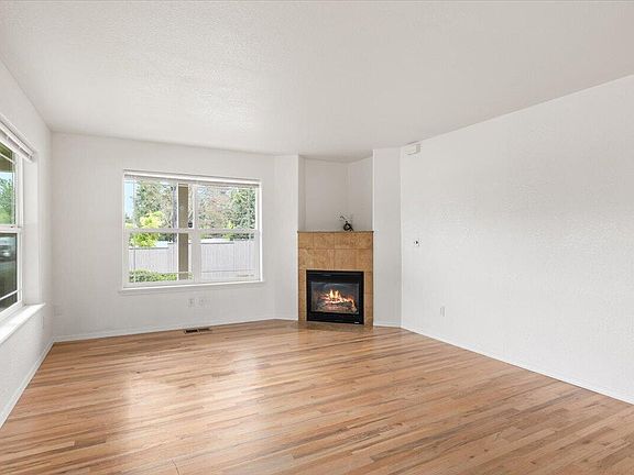 3rd image of 228 Talent Ave APT 16