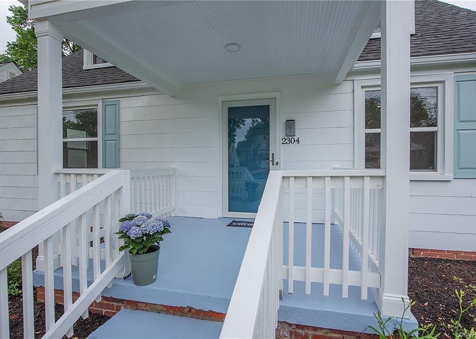 1st image of 2304 Oakwood Ln