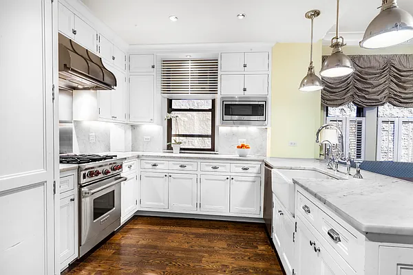 Sold by Compass | media 2