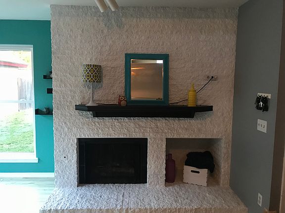 Gas fireplace 