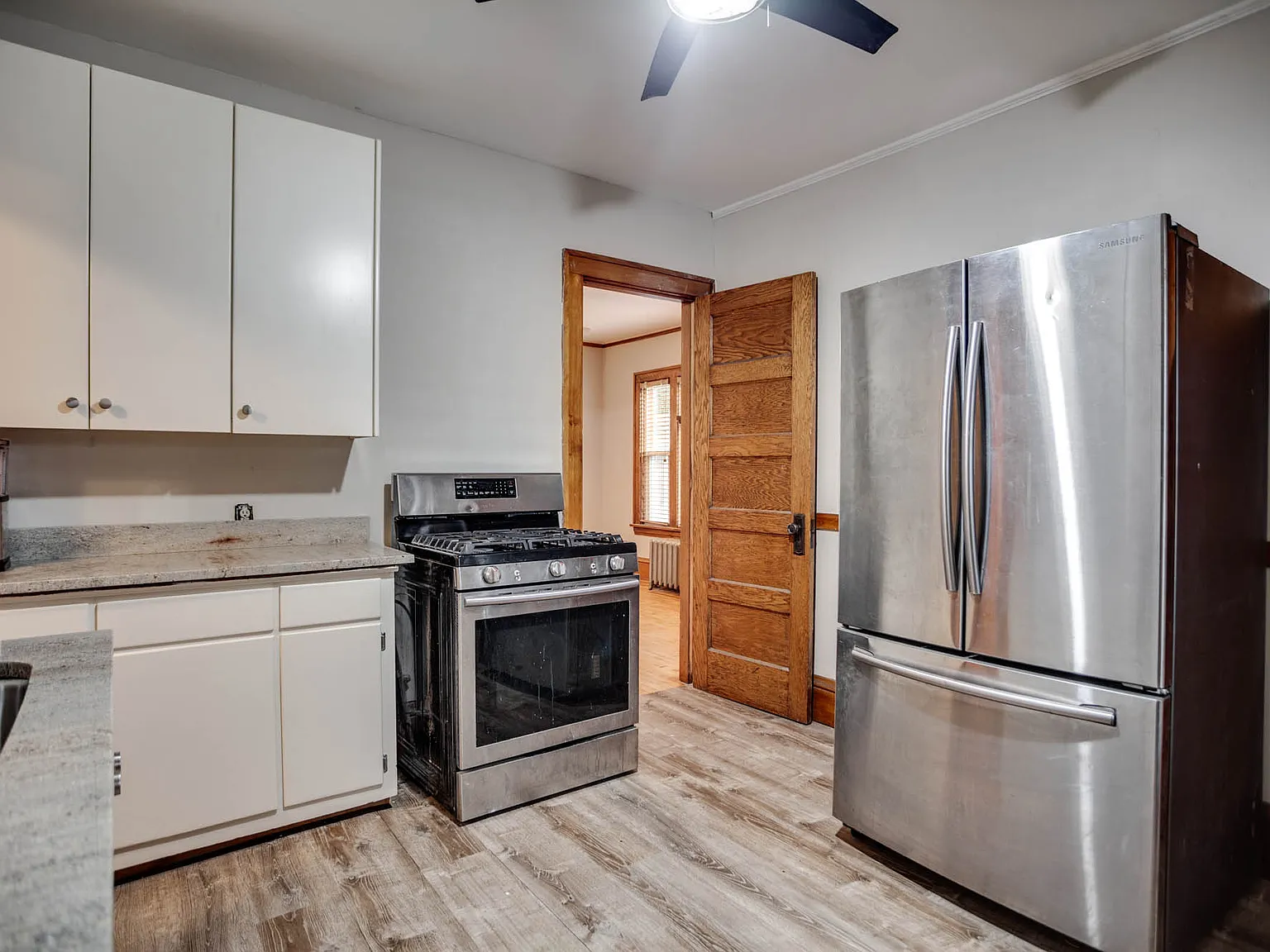 2 bed, 1000 sqft, $1,600 — Photo 4