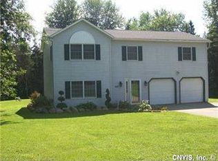 359 Peter Scott Rd, Pennellville, NY 13132