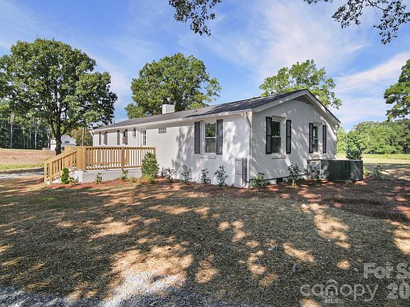 5th image of 3312 Sikes Mill Rd