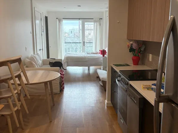 470 Ocean Parkway image 1 of 3