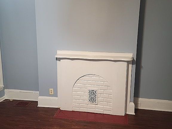 3rd image of 1846 W Saratoga St