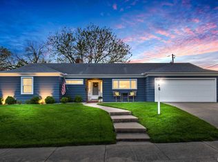 3823 N Evergreen Ct, Peoria, IL