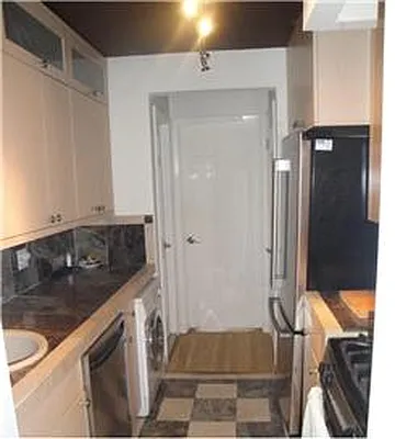 Rented by R New York | media 9