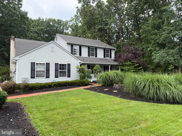 4 Arcadian Dr, Sicklerville, NJ 08081