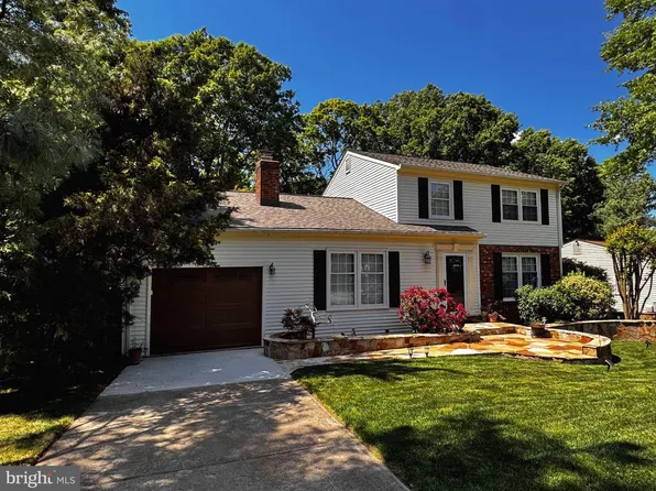 12036 Willowood Dr, Woodbridge, VA 22192