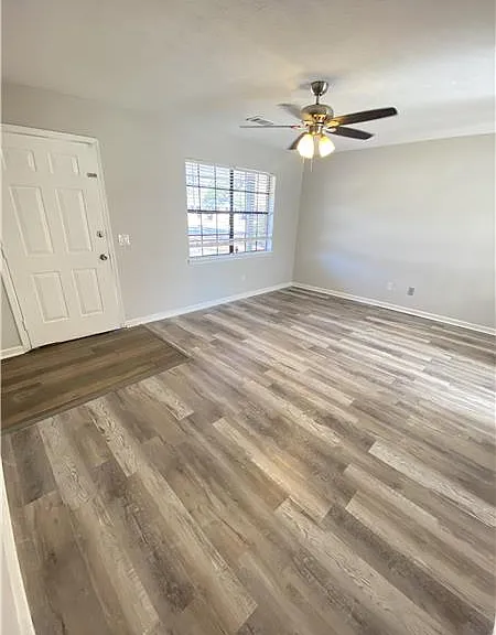 149 Becky St — Photo 2