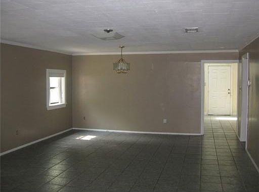 2nd image of 2302 Jefferson St