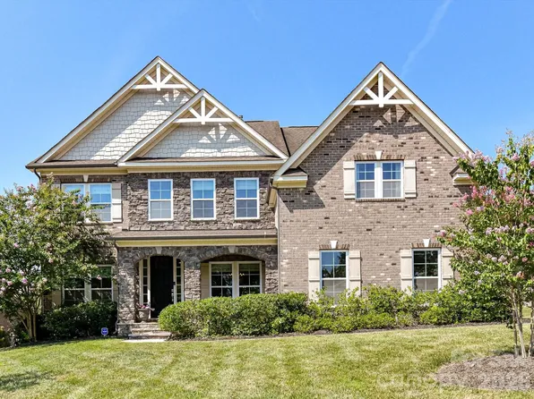 2028 Perry Pond Dr, Waxhaw, NC 28173
