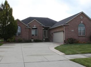 21742 Ambassador Dr, Macomb, MI