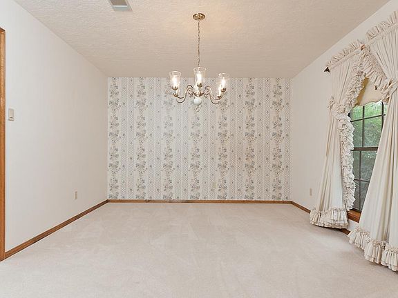4th image of 2313 Donegal Ct