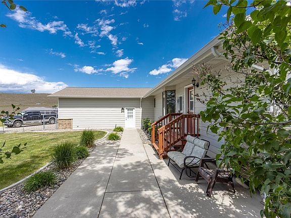 2nd image of 1301 Whispering Pines Dr