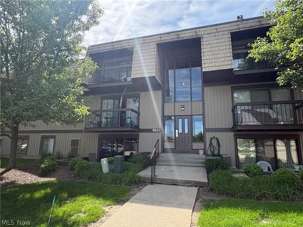 9610 Cove Dr #13B, North Royalton, OH 44133
