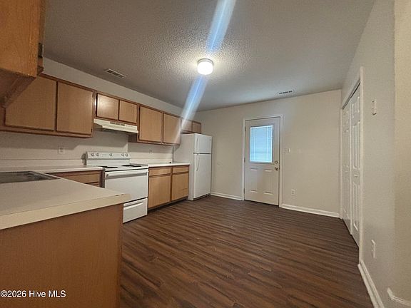 5th image of 1111 Pueblo Dr