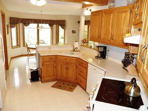 Nice size kitchen includes appliances