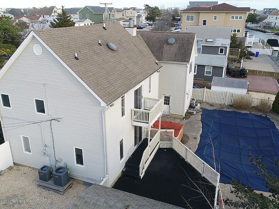 1st image of 321 Silver Lagoon Dr