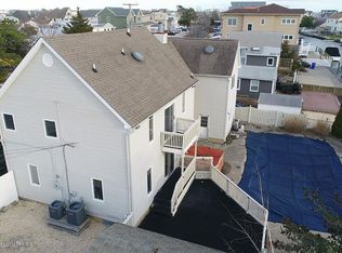 321 Silver Lagoon Dr, Toms River, NJ