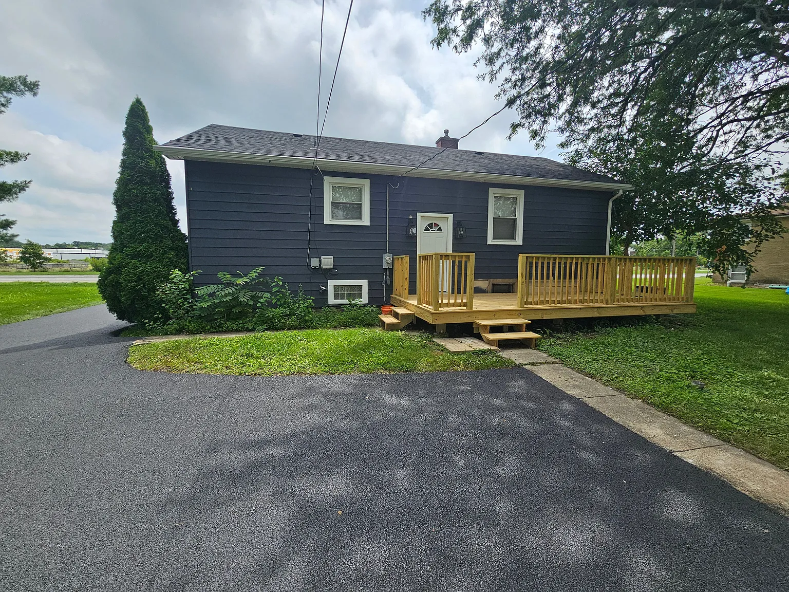 4 bed, 2.0 bath, 1800 sqft, $3,175 — Photo 3