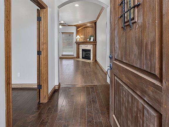 4th image of 24995 Tanglewood Dr