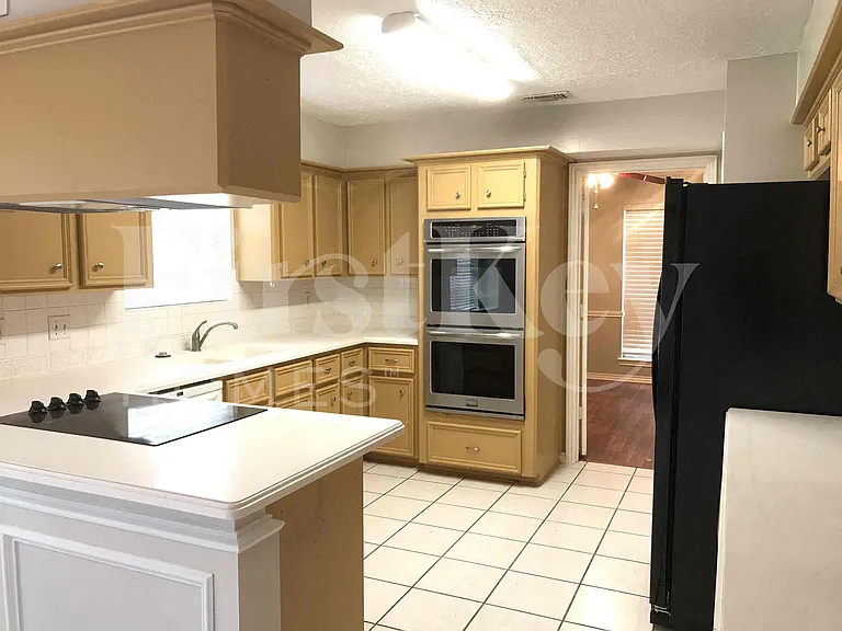12906 Elmington Ct — Photo 4