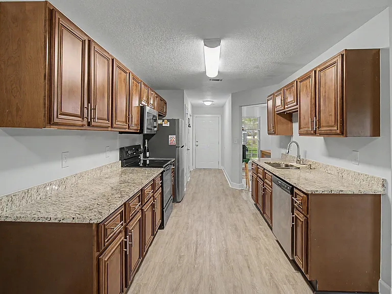 10179 Highway 196 W — Photo 10