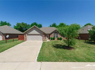 504 SW 18th St, Bentonville, AR 72712