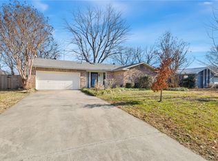 3160 N Malinda Dr, Fayetteville, AR 72703