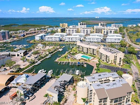 3rd image of 7307 Estero Blvd #3104