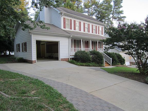 Single car garage + parking pad